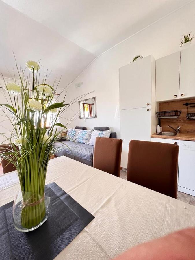 Apartments Valentinovo Klenovica Eksteriør bilde