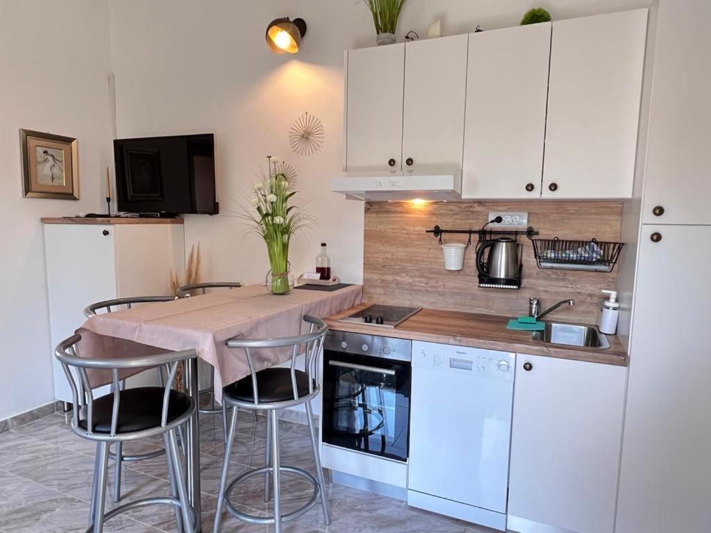 Apartments Valentinovo Klenovica Eksteriør bilde